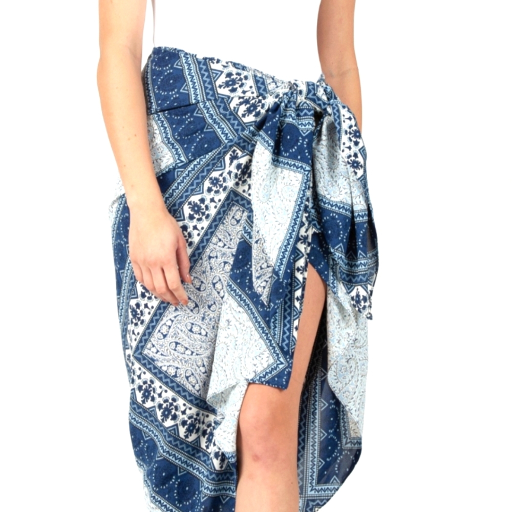 NWT Paisley Sarong